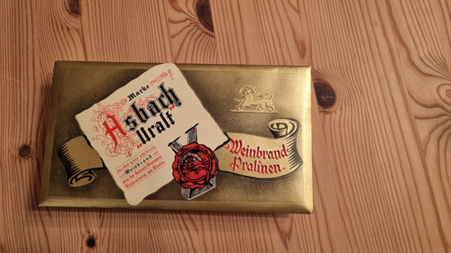 Sehr alte pralinen - alte, pralinen-schachtel